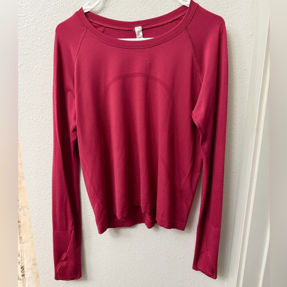 lululemon athletica Long Sleeve Swiftly Race Length Top in Berry Size 10
